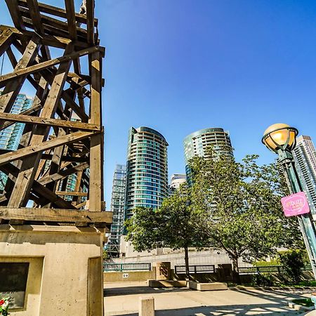 Chol Furnished Suites Heart Of Downtown Toronto, 2 Beds, Free Parking, Cn Tower View Kültér fotó