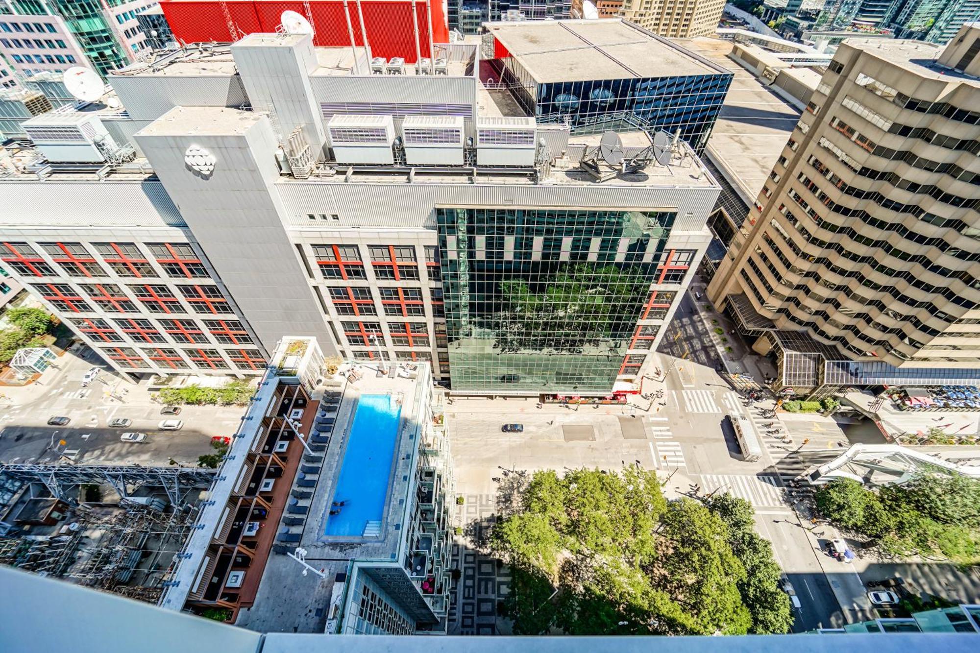 Chol Furnished Suites Heart Of Downtown Toronto, 2 Beds, Free Parking, Cn Tower View Kültér fotó