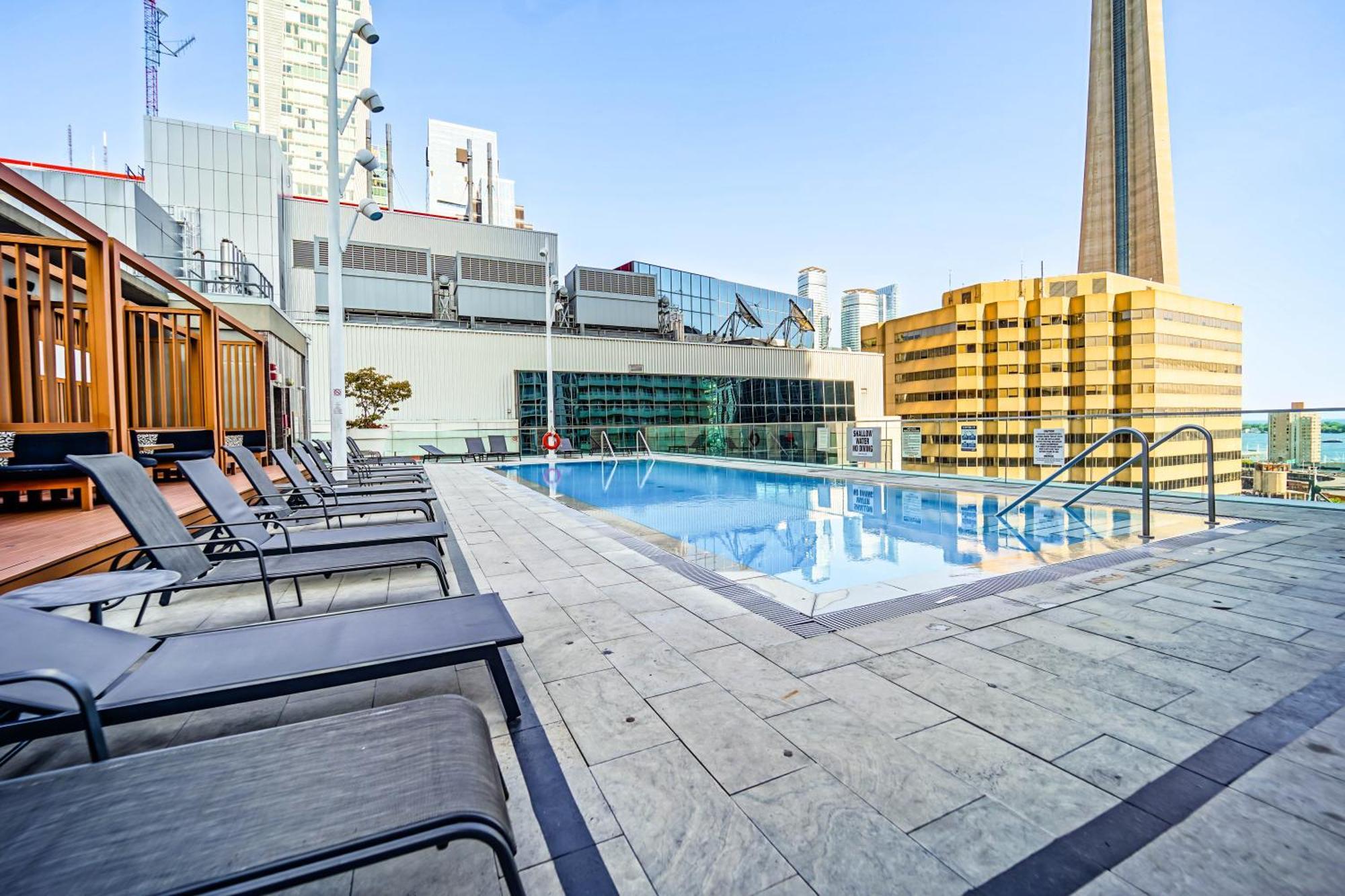 Chol Furnished Suites Heart Of Downtown Toronto, 2 Beds, Free Parking, Cn Tower View Kültér fotó
