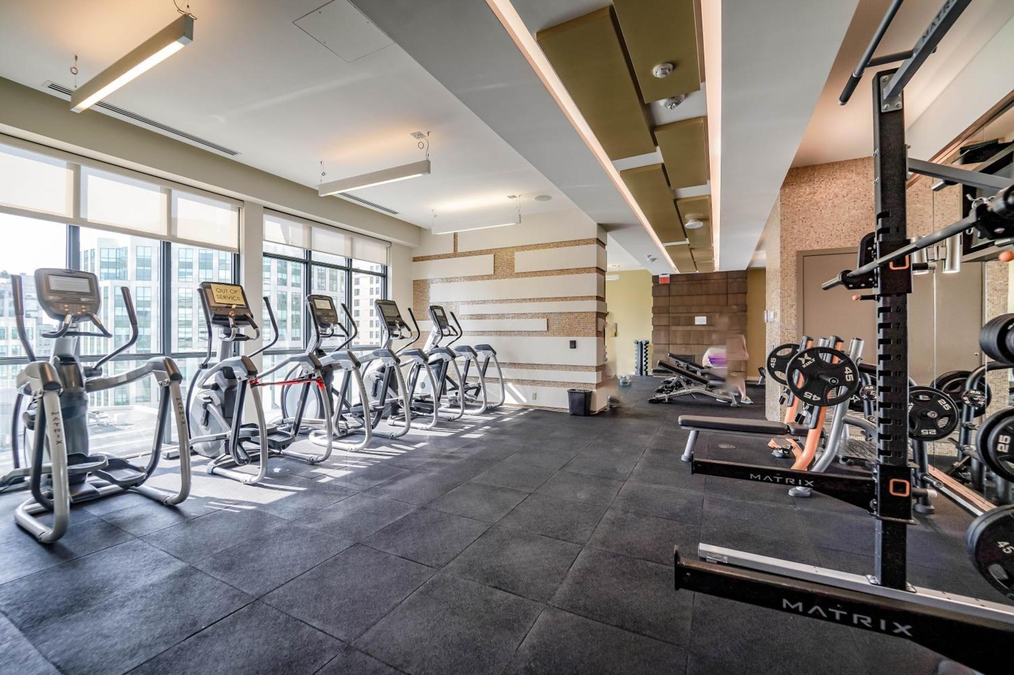 Chol Furnished Suites Heart Of Downtown Toronto, 2 Beds, Free Parking, Cn Tower View Kültér fotó