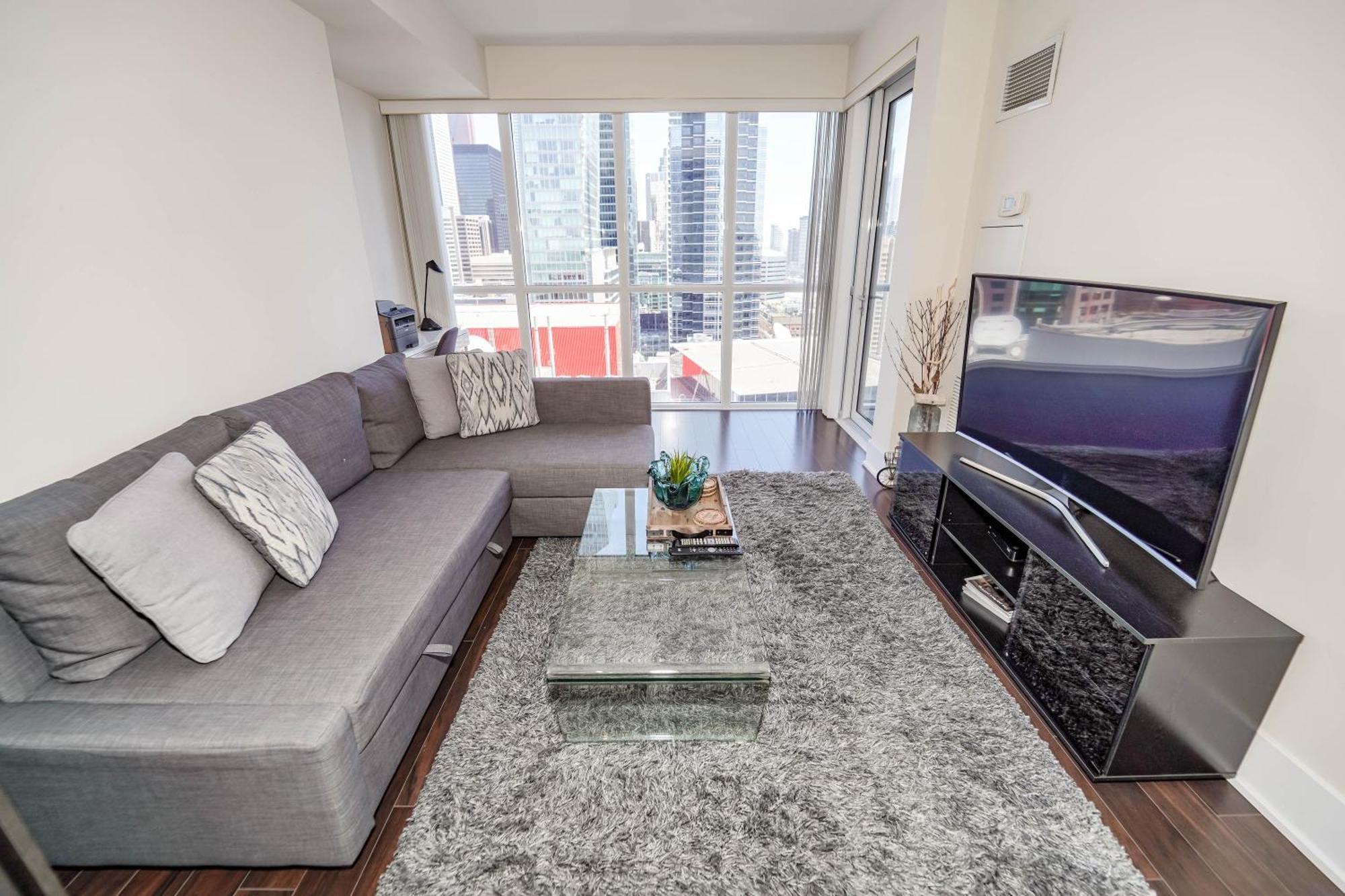 Chol Furnished Suites Heart Of Downtown Toronto, 2 Beds, Free Parking, Cn Tower View Kültér fotó