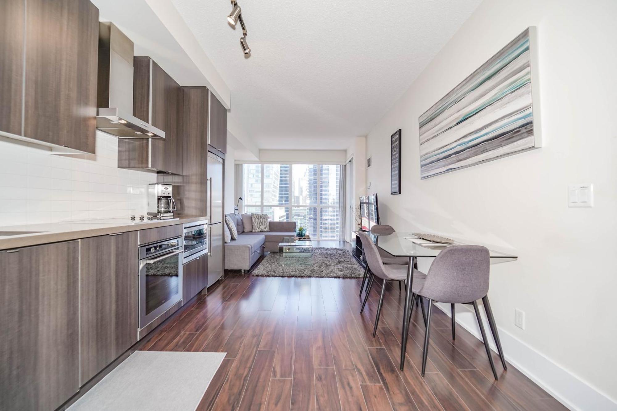 Chol Furnished Suites Heart Of Downtown Toronto, 2 Beds, Free Parking, Cn Tower View Kültér fotó