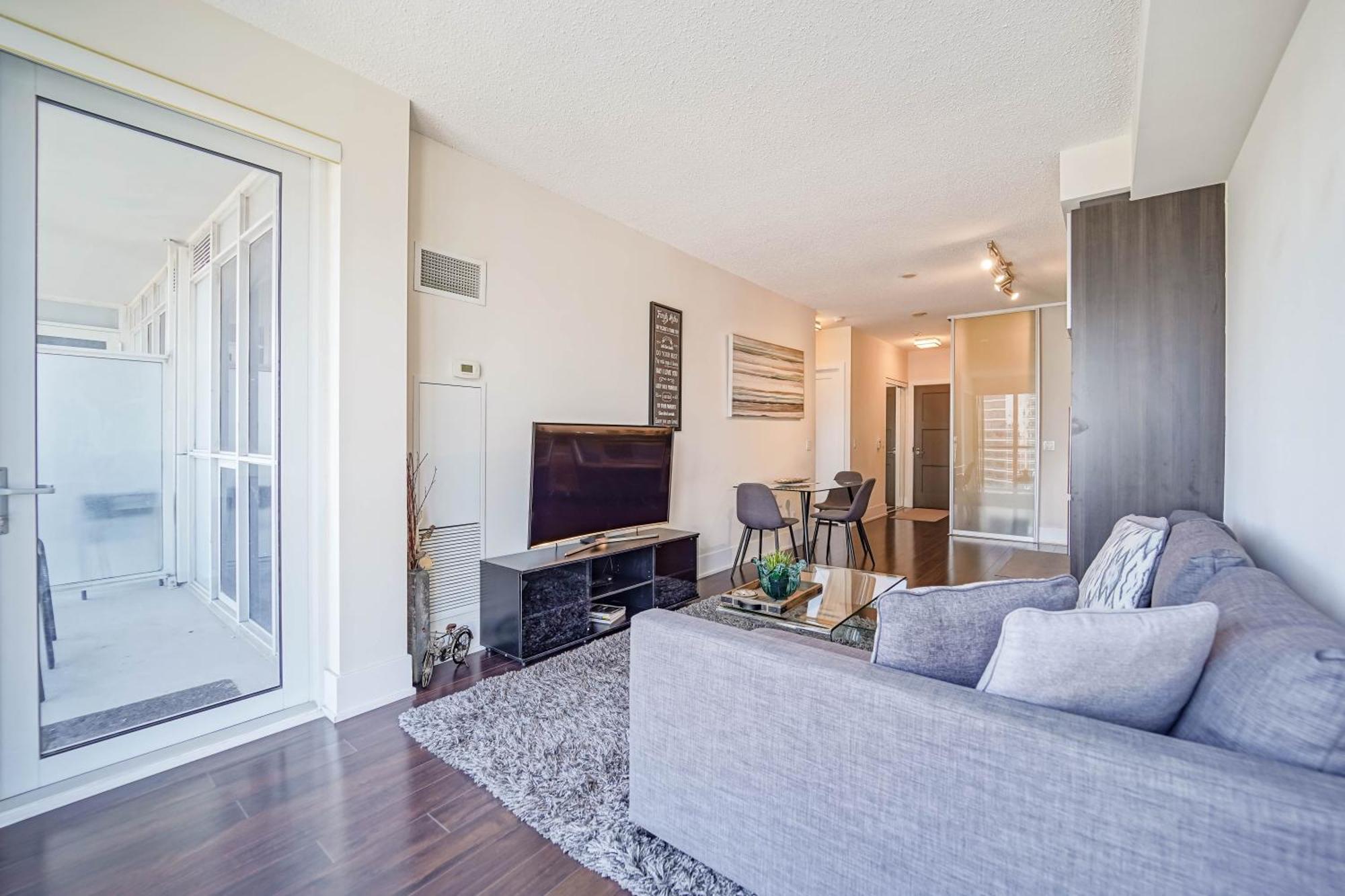 Chol Furnished Suites Heart Of Downtown Toronto, 2 Beds, Free Parking, Cn Tower View Kültér fotó