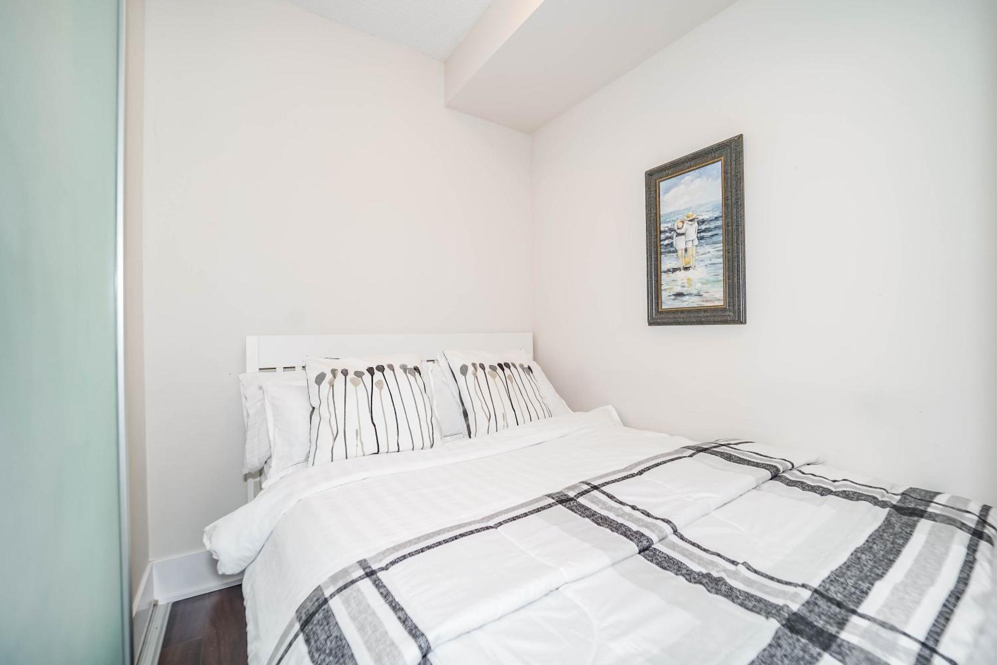 Chol Furnished Suites Heart Of Downtown Toronto, 2 Beds, Free Parking, Cn Tower View Kültér fotó