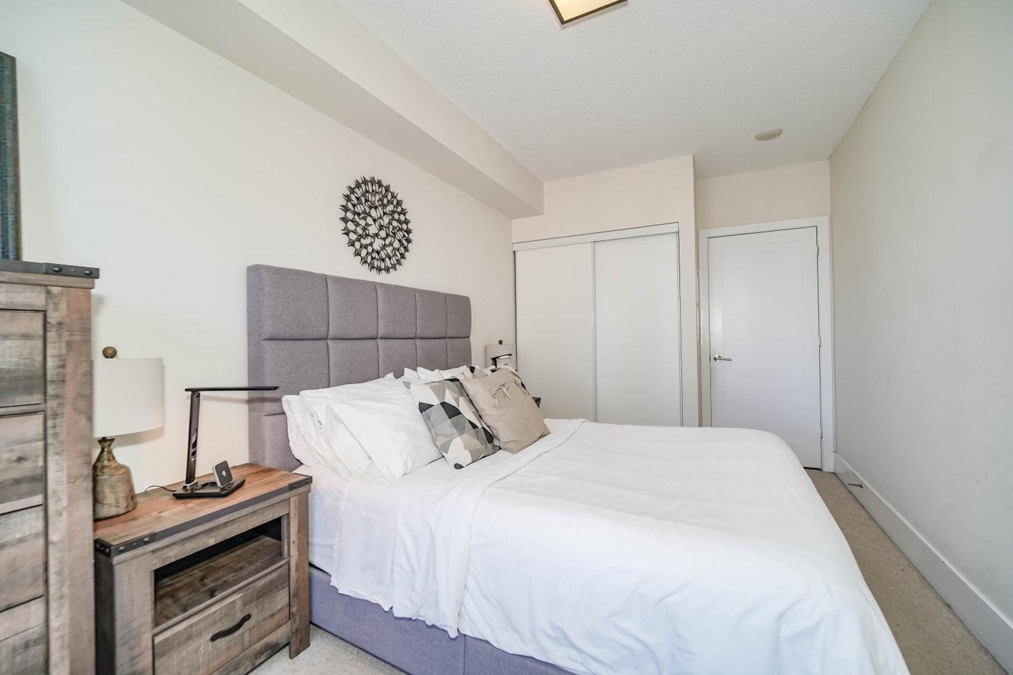 Chol Furnished Suites Heart Of Downtown Toronto, 2 Beds, Free Parking, Cn Tower View Kültér fotó