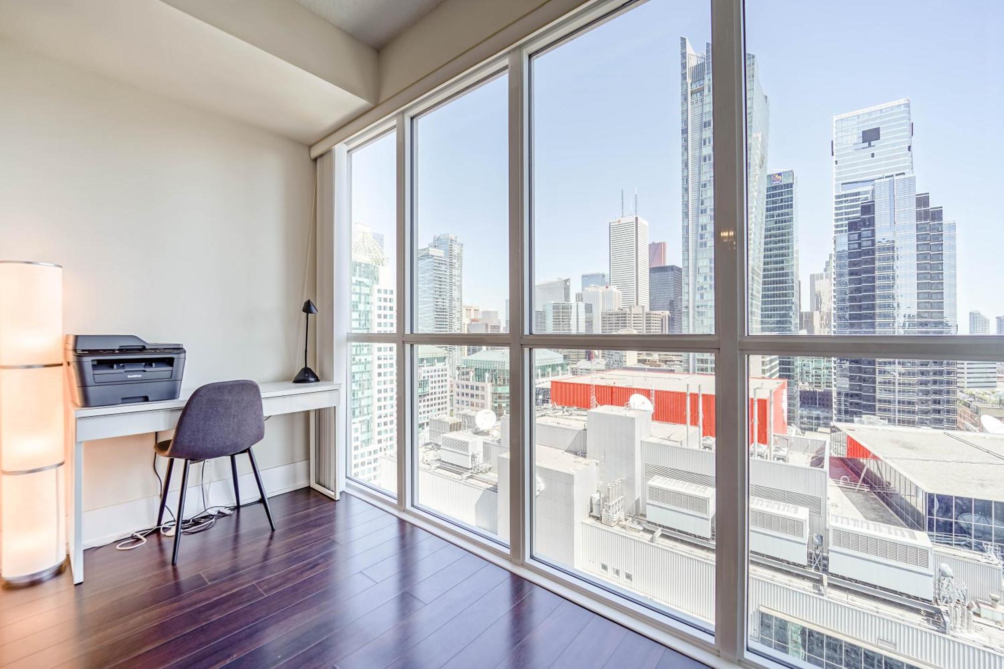 Chol Furnished Suites Heart Of Downtown Toronto, 2 Beds, Free Parking, Cn Tower View Kültér fotó