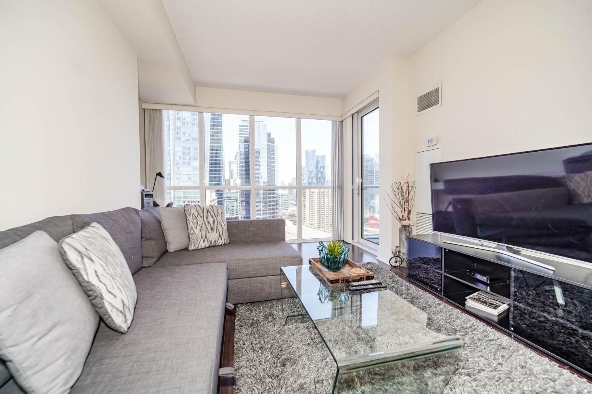 Chol Furnished Suites Heart Of Downtown Toronto, 2 Beds, Free Parking, Cn Tower View Kültér fotó