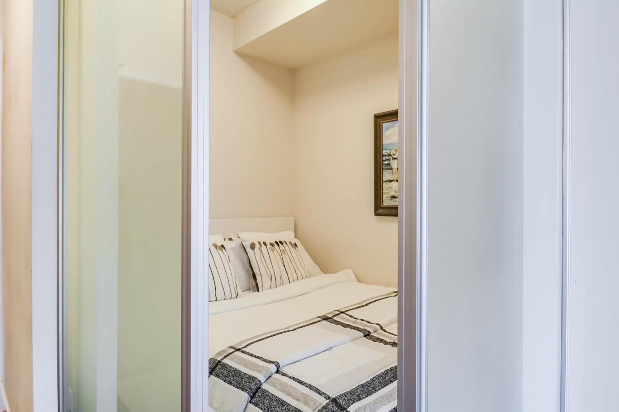 Chol Furnished Suites Heart Of Downtown Toronto, 2 Beds, Free Parking, Cn Tower View Kültér fotó