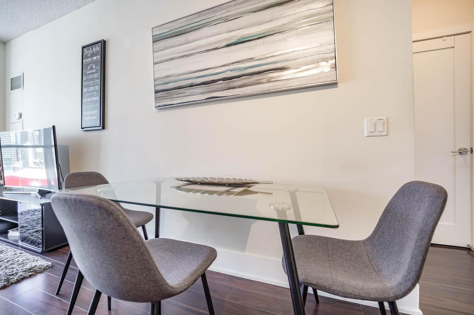 Chol Furnished Suites Heart Of Downtown Toronto, 2 Beds, Free Parking, Cn Tower View Kültér fotó